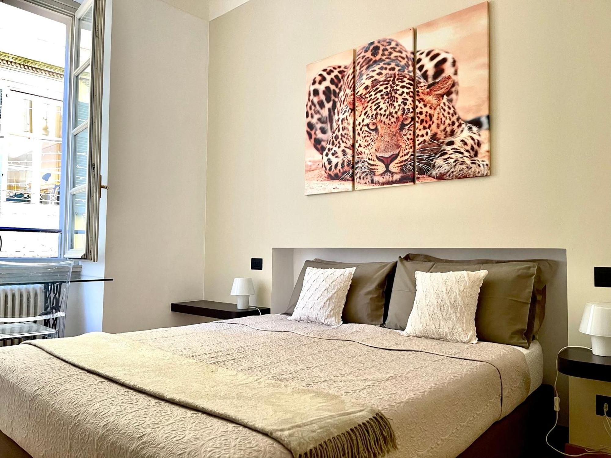 Charming Como - Apartment Downtown In The Pedestrian Area With 2 Double Bedrooms And 2 Complete Bathrooms A Spacious Living Room And Full Equipped Kitchen المظهر الخارجي الصورة