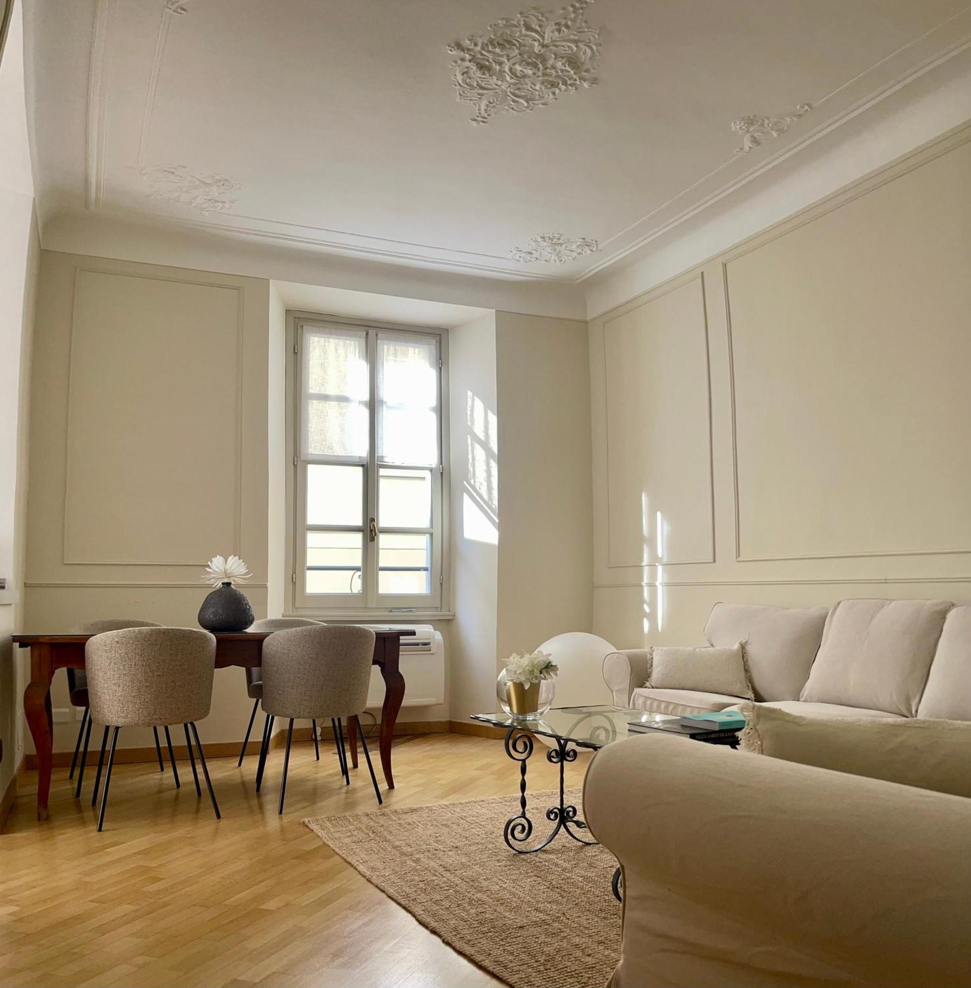 Charming Como - Apartment Downtown In The Pedestrian Area With 2 Double Bedrooms And 2 Complete Bathrooms A Spacious Living Room And Full Equipped Kitchen المظهر الخارجي الصورة